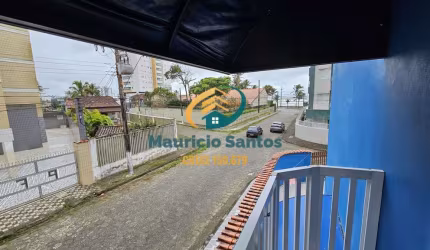 Sobrado em Mongaguá, bairro Vila Atlântica, próximo a praia, 2 dormitórios, 2 banheiros e demais dependências, 2 vagas de garagem, visite!!