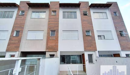 Casa com 3 dormitórios para alugar, 168 m² por R$ 3.010/mês - Hípica - Porto Alegre/RS