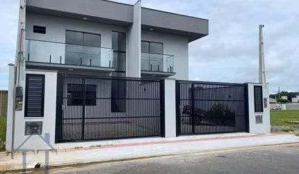 Sobrado Geminado em Araquari