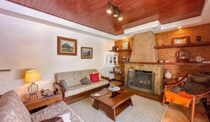 Casa com 4 dormitórios à venda, 350 m² por R$ 1.200.000,00 - Comary - Teresópolis/RJ