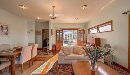 Casa com 3 dormitórios à venda, 663m² por R$ 1.400.000 - Golfe - Teresópolis/RJ