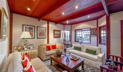 Casa com 4 dormitórios à venda, 229 m² por R$ 1.250.000,00 - Comary - Teresópolis/RJ