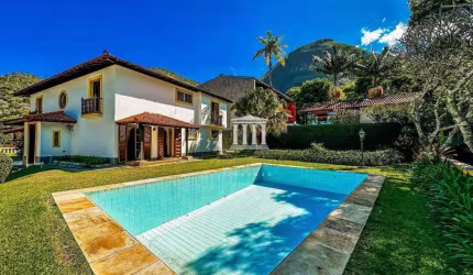 Casa à venda, 250 m² por R$ 950.000,00 - Iucas - Teresópolis/RJ