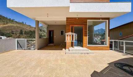 Casa com 3 dormitórios à venda, 210 m² por R$ 1.390.000,00 - Tijuca - Teresópolis/RJ