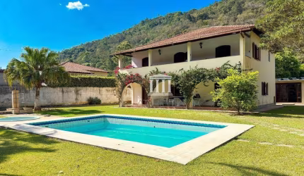 Casa à venda, 480 m² por R$ 1.050.000,00 - Albuquerque - Teresópolis/RJ
