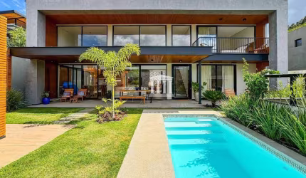 Casa à venda, 290 m² por R$ 3.200.000,00 - Parque do Imbui - Teresópolis/RJ