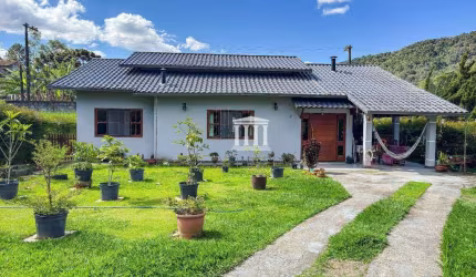 Casa com 3 dormitórios à venda, 133 m² por R$ 895.000,00 - Albuquerque - Teresópolis/RJ
