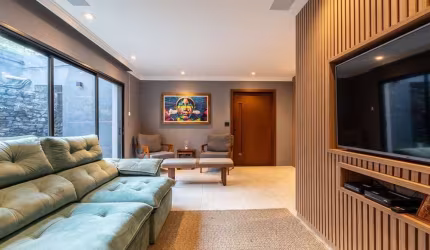 Casa com 3 quartos à venda na Avenida Piassanguaba, 571, Planalto Paulista, São Paulo por R$ 2.300.000