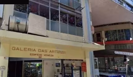Oportunidade única: Sala comercial na República, São Paulo-SP. 1 sala, 3 banheiros, 65m². Venda ou locação!
