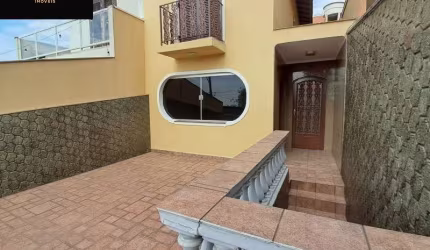 Imperdível: Sobrado venda ou locação com 3 quartos, 1 suíte, sala 2 ambientes, 3 banheiros, 4 vagas na Vila Mazzei, São Paulo-SP!
