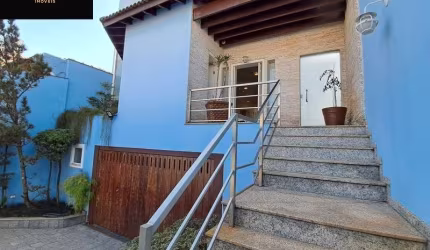 Imperdível oportunidade de adquirir sobrado com 3 quartos, 1 suíte, 3 salas, 4 vagas de garagem e 300m² em Parada Inglesa, SP