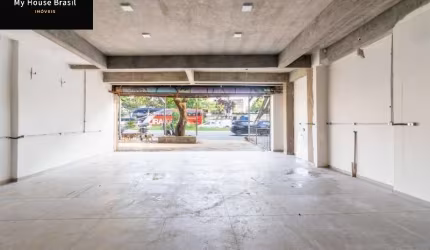 Salão Comercial em Santana: 1 Sala, 2 Banheiros, 8 Vagas. Pronto para o seu Negócio!