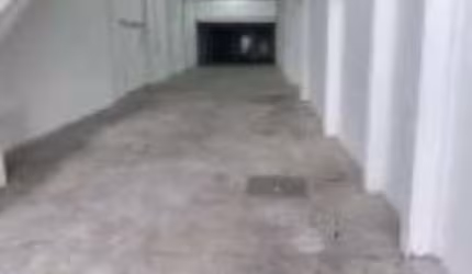 Galpão Comercial para Locação no Brás - 255m², 1 sala, 3 banheiros e energia trifásica