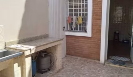 Casa para locação no Horto Florestal: 3 quartos, 1 banheiro e 1 vaga na melhor região de São Paulo-SP! Agende sua visita agora!