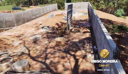 Terreno murado à venda em Atibaia