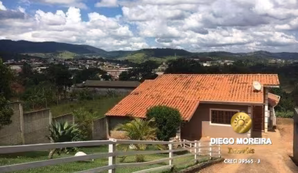 Chácara á venda em Atibaia com piscina - com 2 dormitórios