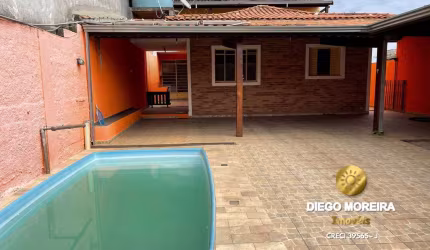 Casa à venda em Terra Preta próximo ao centro e com boa localização