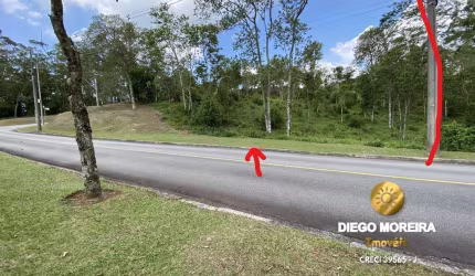 Terreno escriturado de 2.500m² à venda em Condomínio
