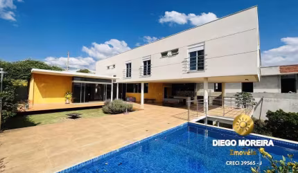 Residência à venda em condomínio Águas Claras com acesso a represa