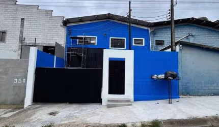Galpão de 400m² com pé direito de 6m para locação em Terra Preta