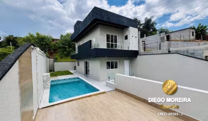 Sobrado com piscina à venda apto para financiamento bancário