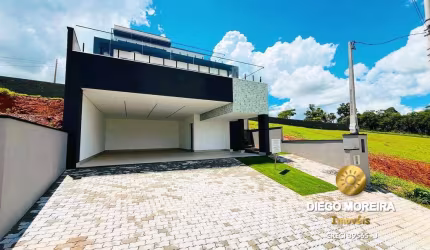 Linda casa à venda em condomínio de Atibaia
