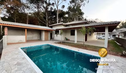 Casa Térrea com 3 dormitórios à venda em Atibaia