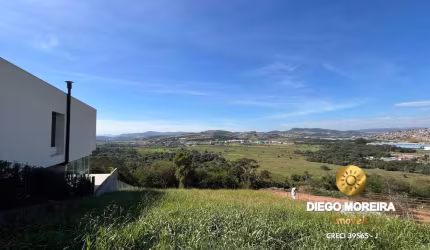 Terreno à venda em condomínio fechado de Atibaia com linda vista panorâmica