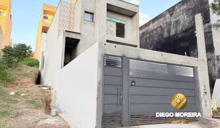 CASA MODERNA À VENDA – ALTO PADRÃO!