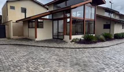 Casa à Venda e para Locação - Condomínio em Atibaia