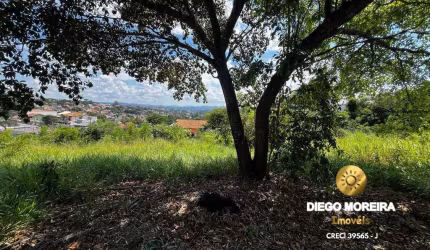 Terreno à Venda em Atibaia!