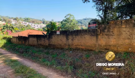 Terreno à venda com linda vista para natureza de 1.000m²