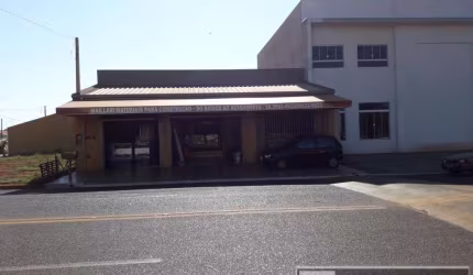 Casa Comercial para Venda em Pradópolis, Av. Monte Sereno, 4 dormitórios, 2 suítes, 6 banheiros, 4 vagas