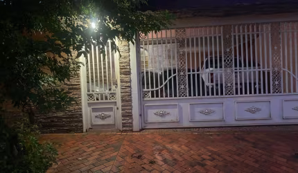 Casa para Venda em Ribeirão Preto, Sumarezinho, 3 dormitórios, 1 suíte, 3 banheiros, 3 vagas