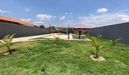 Casa para Venda em Jardinópolis, Jardinopolis, 3 dormitórios, 1 suíte, 2 banheiros, 10 vagas