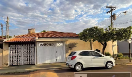 Sobrado para Venda em Pradópolis, CENTRO, 6 dormitórios, 2 suítes, 3 banheiros, 4 vagas