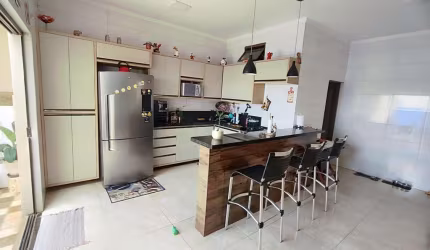 Casa para Venda em Dumont, CENTRO, 3 dormitórios, 1 suíte, 3 banheiros, 4 vagas
