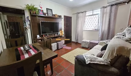 Apartamento térreo bem localizado.