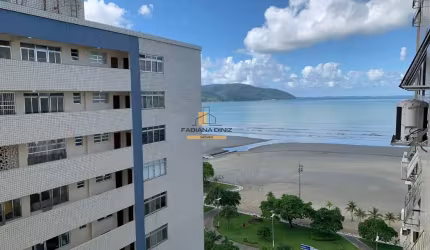 APARTAMENTO ESPAÇOSO FRENTE A ORLA DA PRAIA