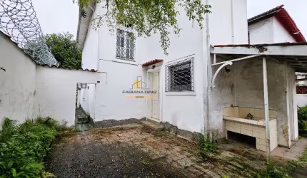 Sobrado comercial.