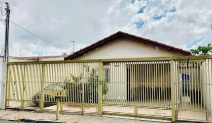 Casa para Venda em Bauru, Vila Cardia, 2 dormitórios, 1 suíte, 2 banheiros, 2 vagas