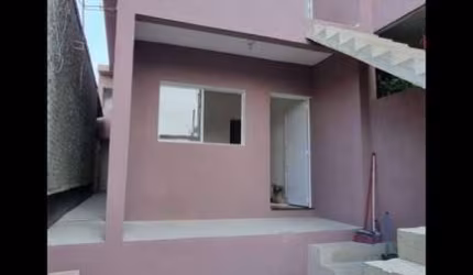 Casa Nova! 2 casas no mesmo terreno. 2 dorm. 1 banheiro 2 vagas de garagem
