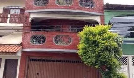 Casa no Quitaúna com 3 dormitórios e com 300 m².