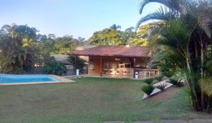 chácara com piscina e 3 suítes  4000 metros