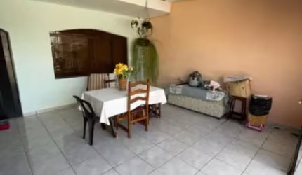 Exclusivo Sobrado 3 dormitórios sendo 2 suítes 3 vagas, 2 cozinhas, 2 salas, varanda envidraçada, churrasqueira no quintal, lavanderia..