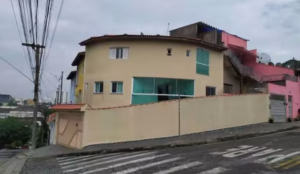 Sobrado em Jardim Las Vegas, 220m², 3 Dormitórios.