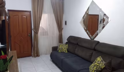 Casa térrea com 142 mts², sendo 3 dormitórios
