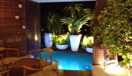 Deslumbrante Residência de 450m² com Acabamentos de Luxo e Lazer Completo