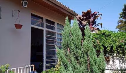 Casa à venda no Jardim Dom Bosco com 105m² 3 dormitórios 1 suíte 3 banheiros 3 vagas