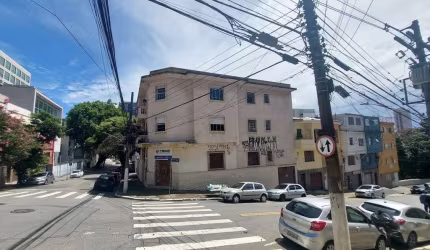 Prédio com 900m e 12 quartos no Paraíso